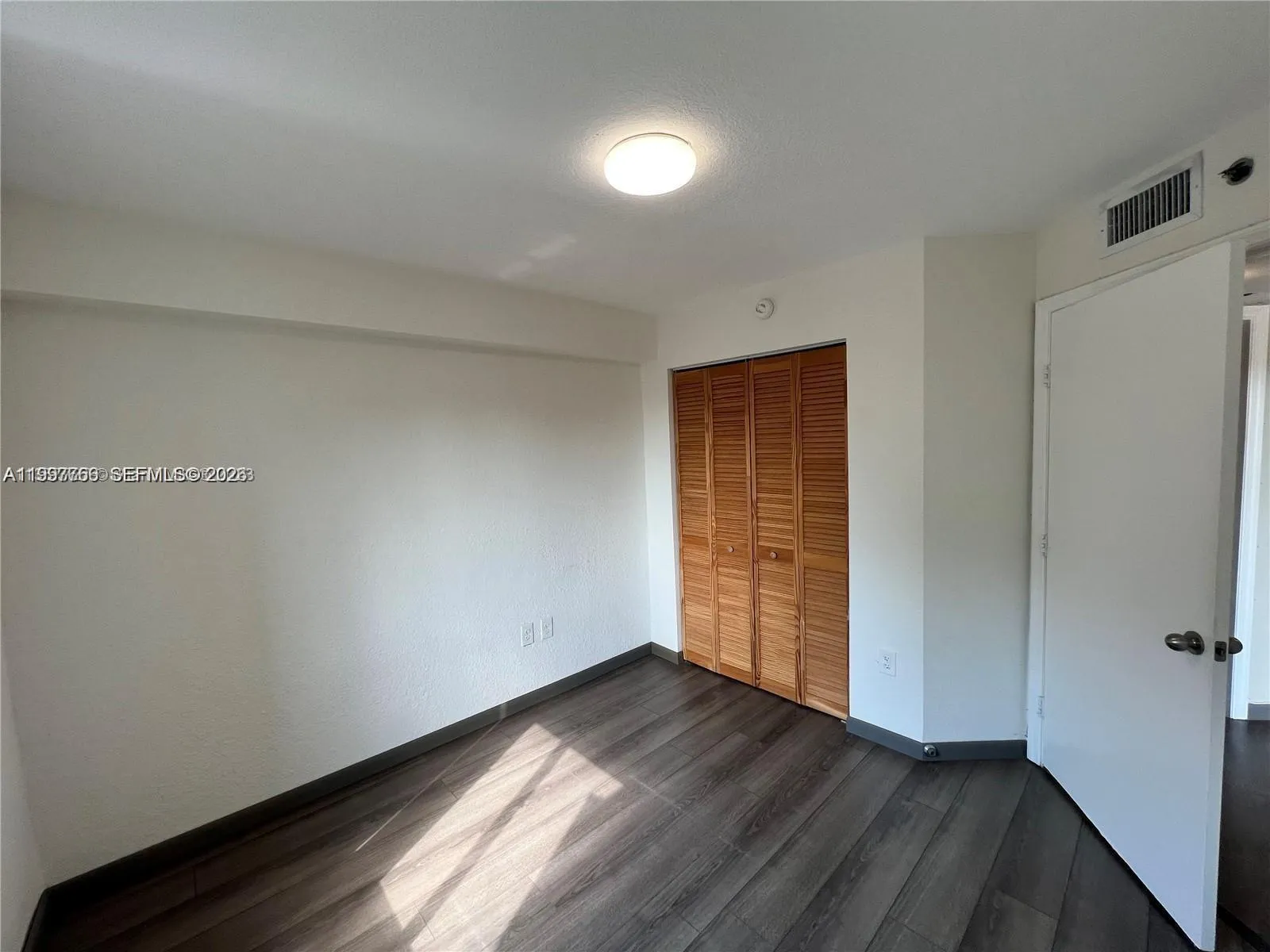 637 Sw 3rd St 306, Miami, Florida 33130, Miami, Florida 33130, 2 Bedrooms Bedrooms, ,2 BathroomsBathrooms,Residential Lease,For Rent,637 Sw 3rd St 306, Miami, Florida 33130,A11997766