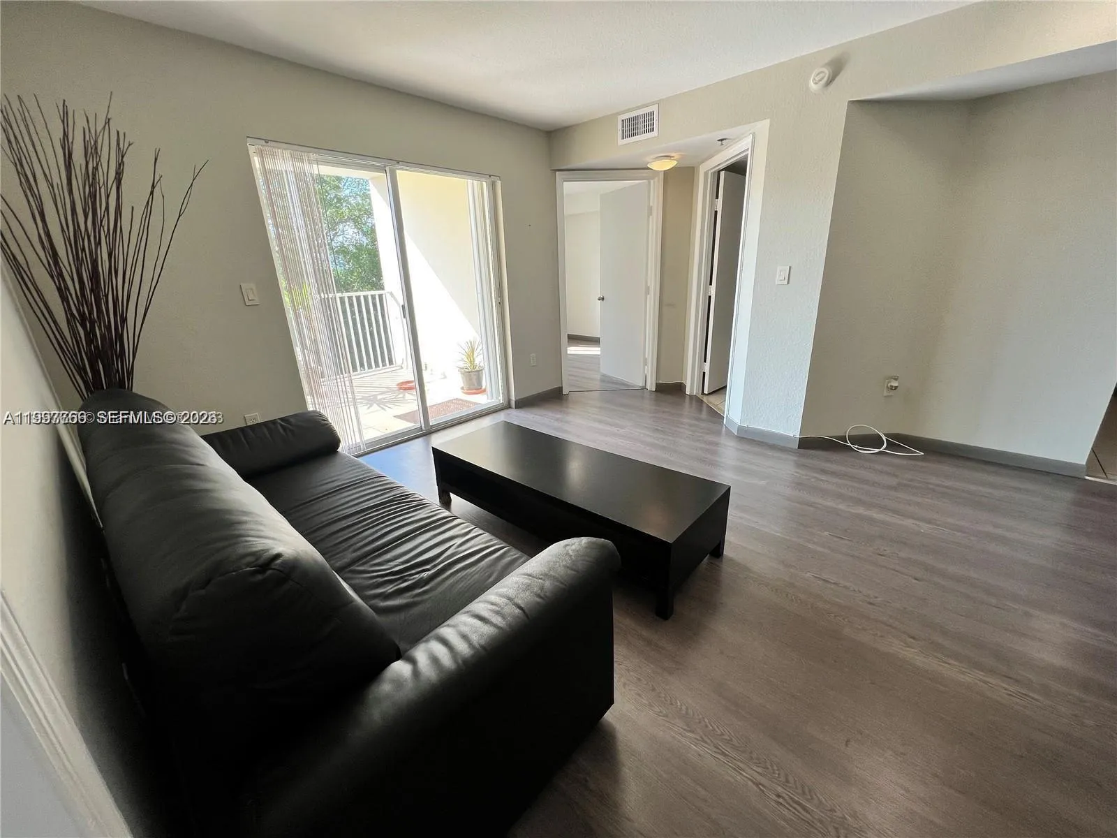 637 Sw 3rd St 306, Miami, Florida 33130, Miami, Florida 33130, 2 Bedrooms Bedrooms, ,2 BathroomsBathrooms,Residential Lease,For Rent,637 Sw 3rd St 306, Miami, Florida 33130,A11997766