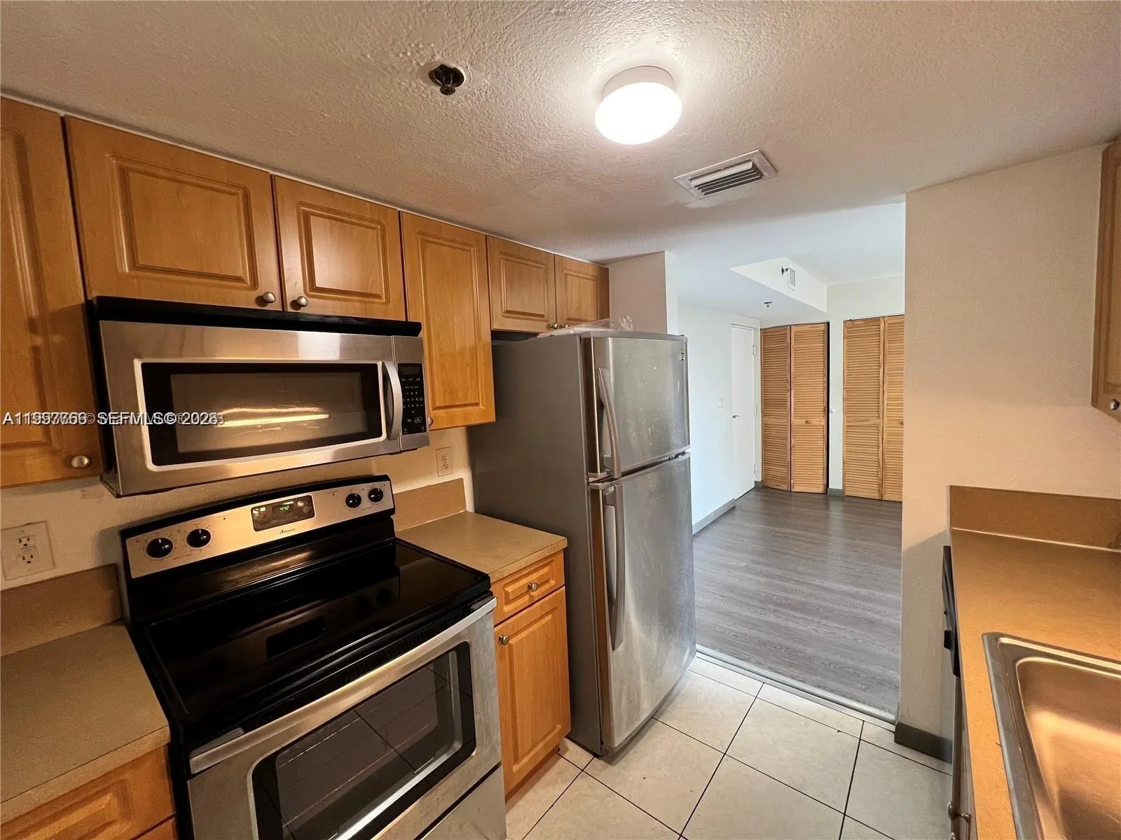 637 Sw 3rd St 306, Miami, Florida 33130, Miami, Florida 33130, 2 Bedrooms Bedrooms, ,2 BathroomsBathrooms,Residential Lease,For Rent,637 Sw 3rd St 306, Miami, Florida 33130,A11997766