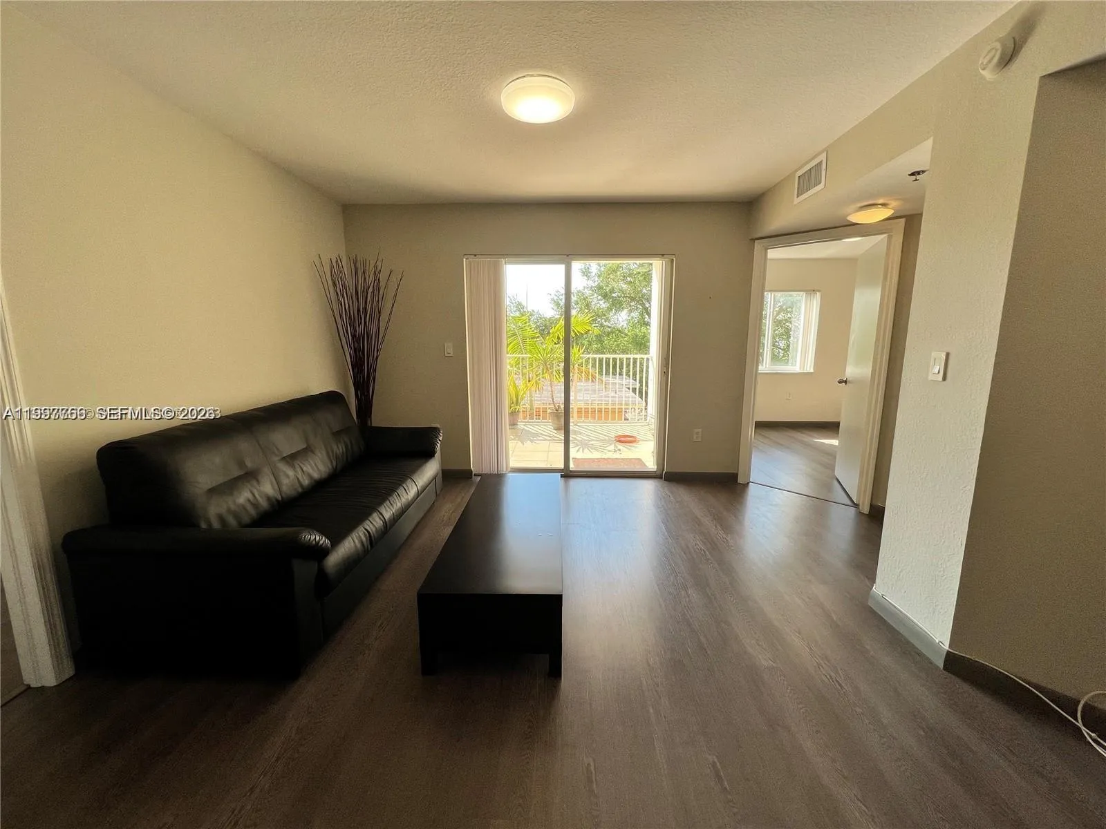 637 Sw 3rd St 306, Miami, Florida 33130, Miami, Florida 33130, 2 Bedrooms Bedrooms, ,2 BathroomsBathrooms,Residential Lease,For Rent,637 Sw 3rd St 306, Miami, Florida 33130,A11997766