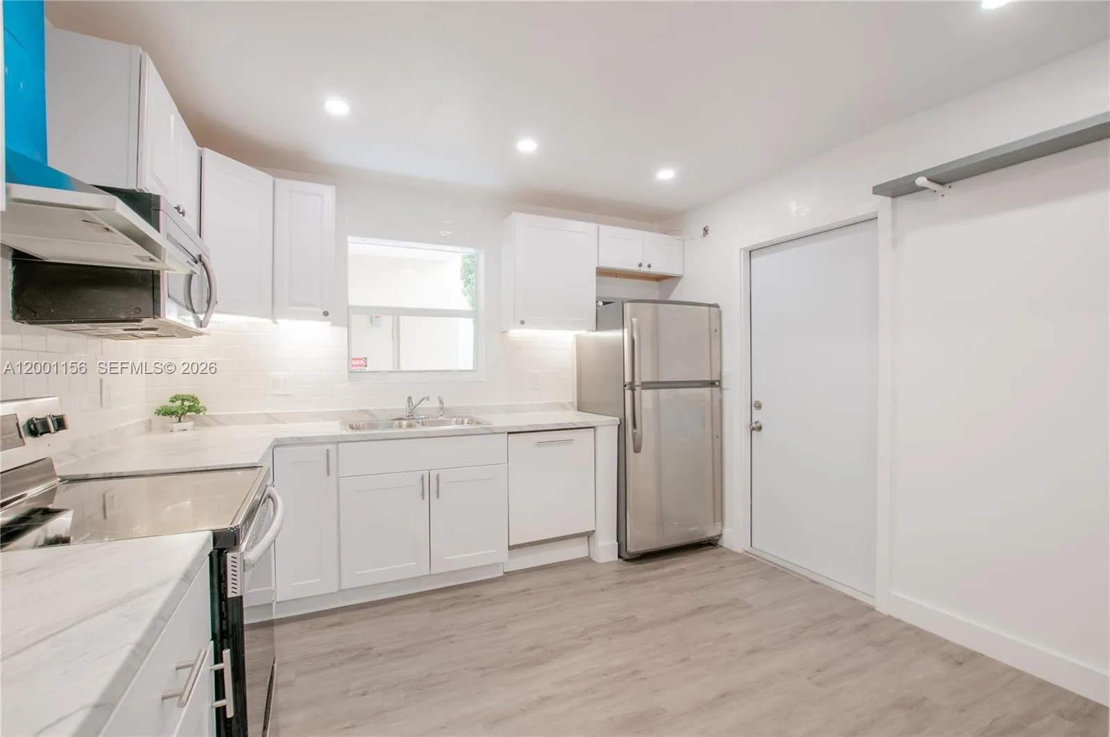 300 S Luna Ct 2, Hollywood, Florida 33021, Hollywood, Florida 33021, 2 Bedrooms Bedrooms, ,2 BathroomsBathrooms,Residential,For Sale,300 S Luna Ct 2, Hollywood, Florida 33021,A12001156