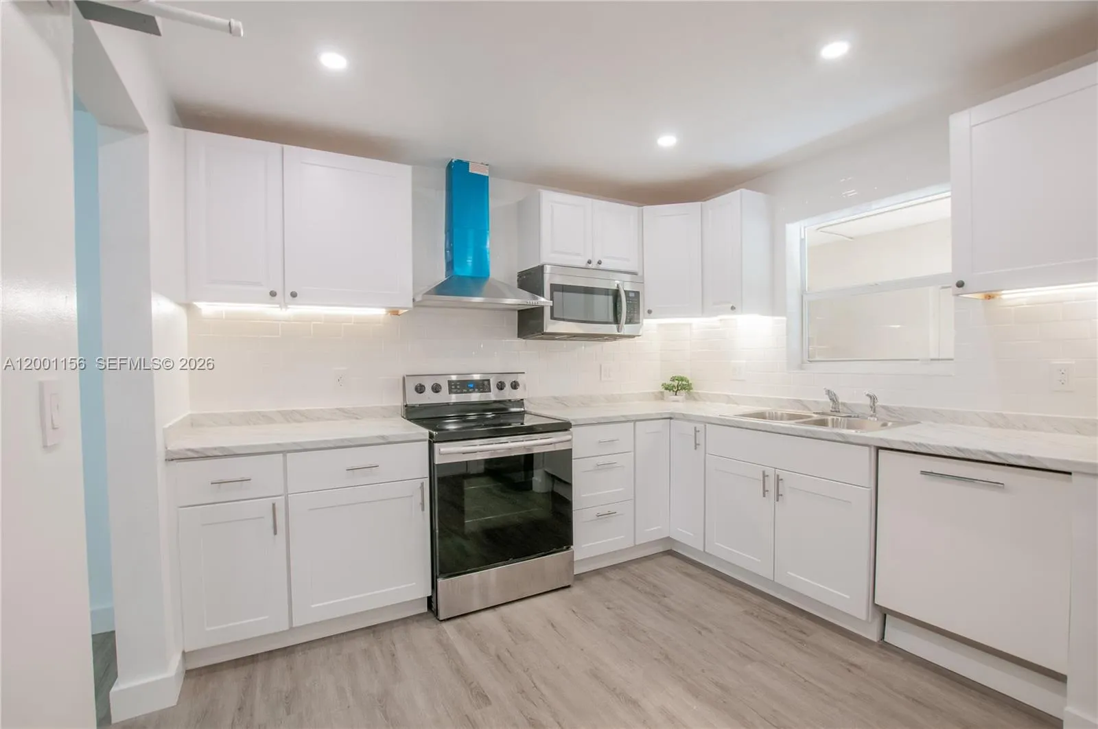 300 S Luna Ct 2, Hollywood, Florida 33021, Hollywood, Florida 33021, 2 Bedrooms Bedrooms, ,2 BathroomsBathrooms,Residential,For Sale,300 S Luna Ct 2, Hollywood, Florida 33021,A12001156