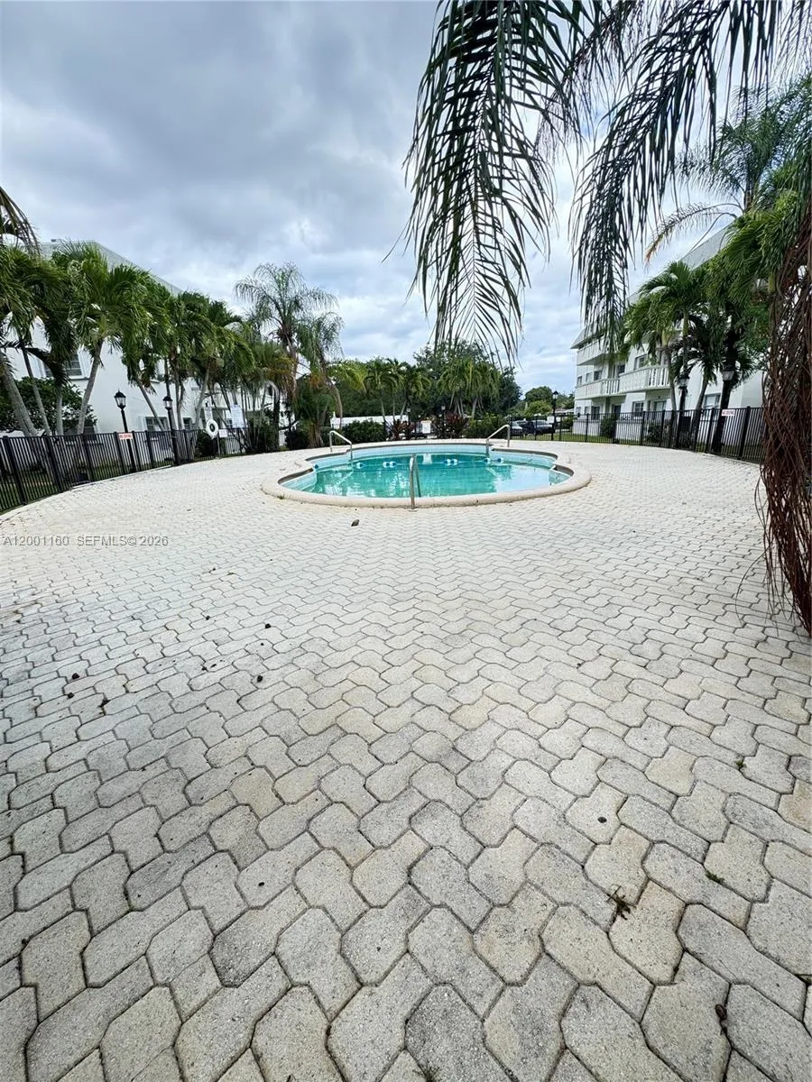 Miami, Florida 33162, 1 Bedroom Bedrooms, ,1 BathroomBathrooms,Residential,For Sale,A12001160