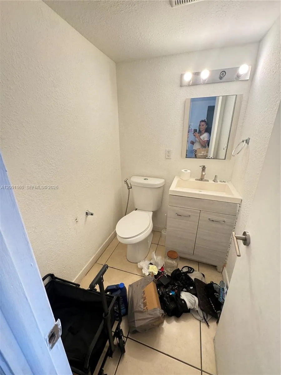 Miami, Florida 33162, 1 Bedroom Bedrooms, ,1 BathroomBathrooms,Residential,For Sale,A12001160