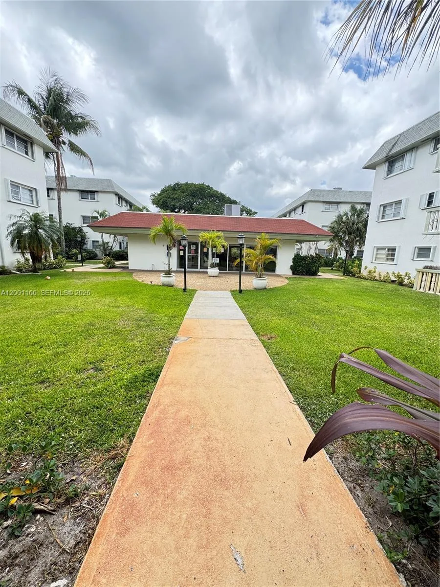 Miami, Florida 33162, 1 Bedroom Bedrooms, ,1 BathroomBathrooms,Residential,For Sale,A12001160