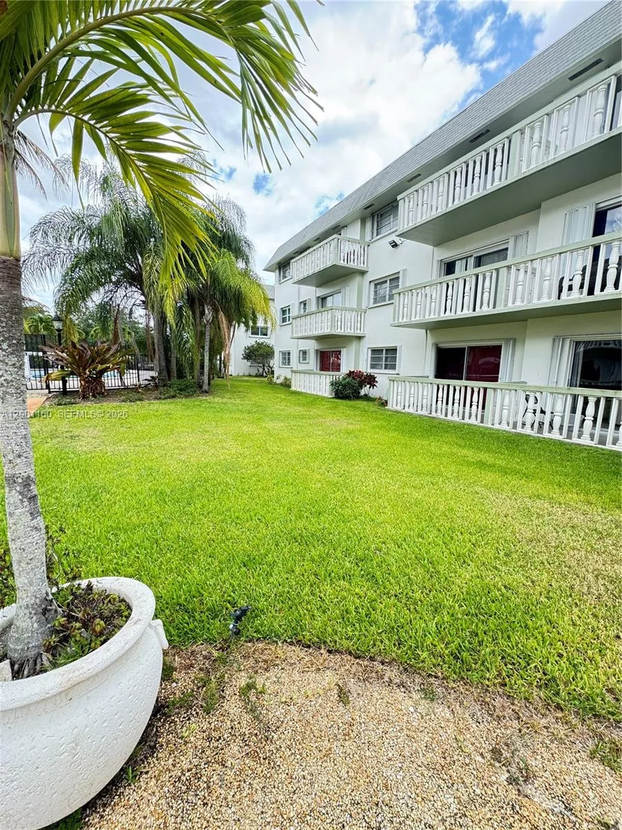 Miami, Florida 33162, 1 Bedroom Bedrooms, ,1 BathroomBathrooms,Residential,For Sale,A12001160