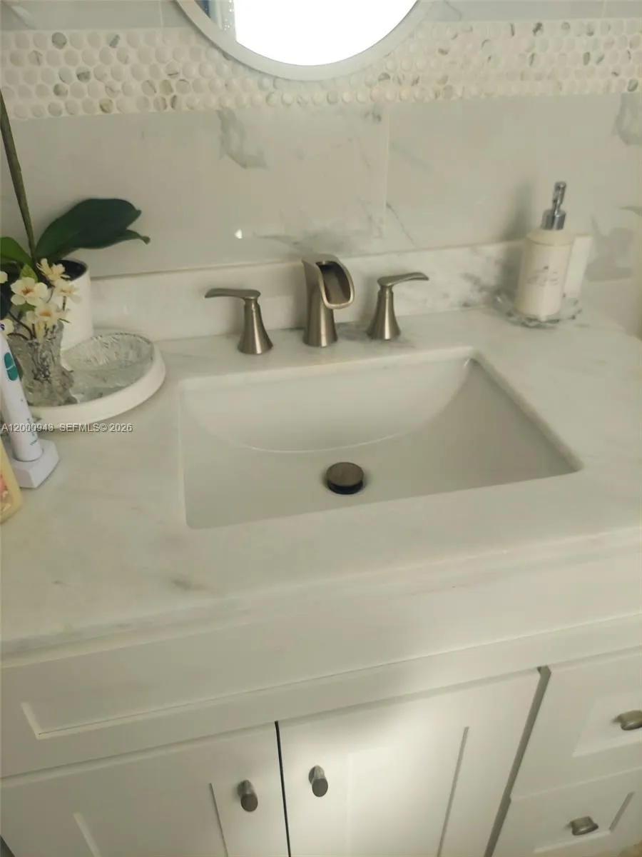 11 Ne 204th St 1, Miami Gardens, Florida 33179, Miami Gardens, Florida 33179, 2 Bedrooms Bedrooms, ,1 BathroomBathrooms,Residential,For Sale,11 Ne 204th St 1, Miami Gardens, Florida 33179,A12000943