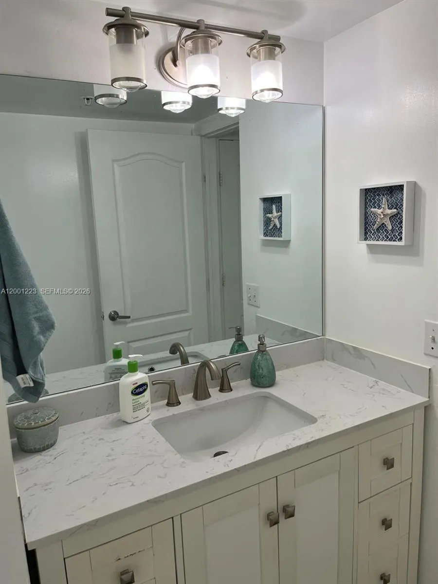 280 Sw 20th Rd 504, Miami, Florida 33129, Miami, Florida 33129, 1 Bedroom Bedrooms, ,1 BathroomBathrooms,Residential Lease,For Rent,280 Sw 20th Rd 504, Miami, Florida 33129,A12001223