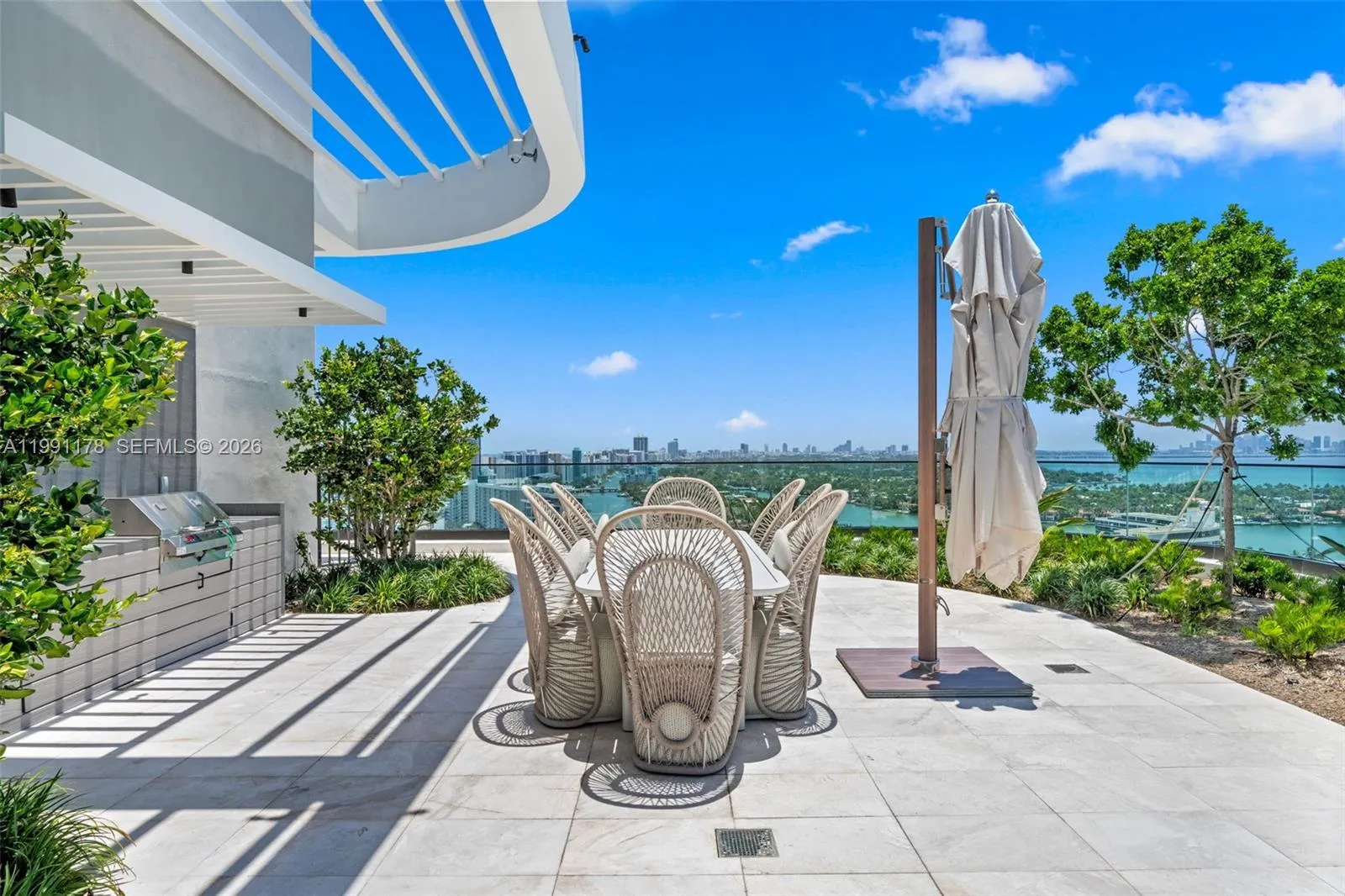 580 72nd St 1402, Miami Beach, Florida 33141, Miami Beach, Florida 33141, 2 Bedrooms Bedrooms, ,2 BathroomsBathrooms,Residential,For Sale,580 72nd St 1402, Miami Beach, Florida 33141,A11991178