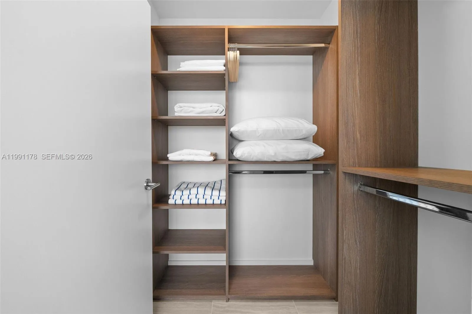 580 72nd St 1402, Miami Beach, Florida 33141, Miami Beach, Florida 33141, 2 Bedrooms Bedrooms, ,2 BathroomsBathrooms,Residential,For Sale,580 72nd St 1402, Miami Beach, Florida 33141,A11991178