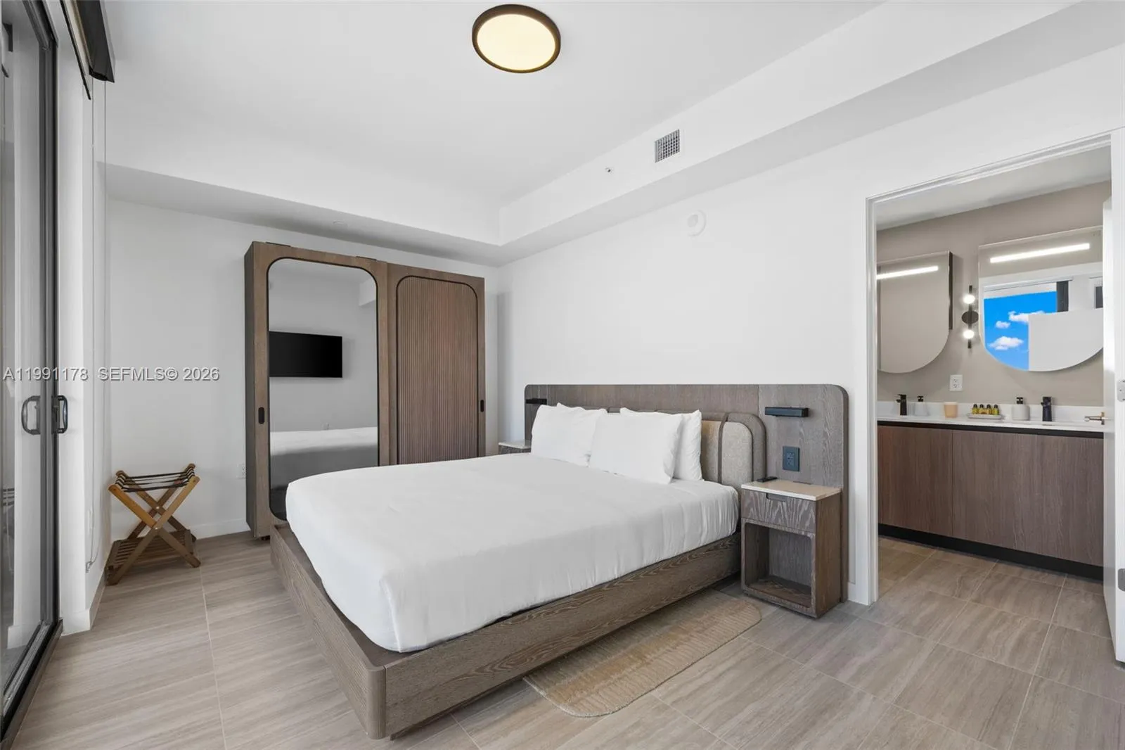 580 72nd St 1402, Miami Beach, Florida 33141, Miami Beach, Florida 33141, 2 Bedrooms Bedrooms, ,2 BathroomsBathrooms,Residential,For Sale,580 72nd St 1402, Miami Beach, Florida 33141,A11991178