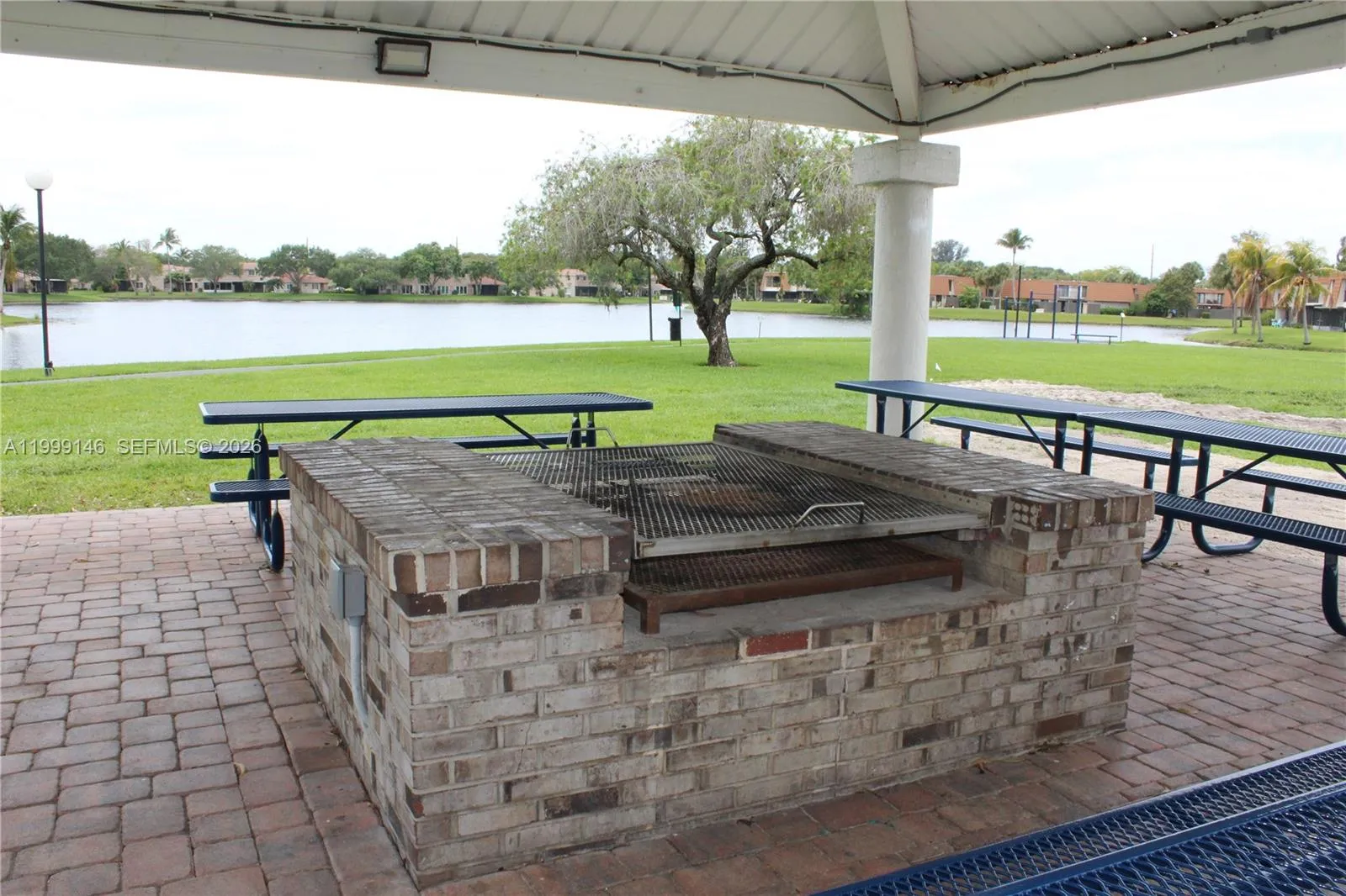 11155 Sw 17th Mnr, Davie, Florida 33324, Davie, Florida 33324, 3 Bedrooms Bedrooms, 7 Rooms Rooms,2 BathroomsBathrooms,Residential,For Sale,11155 Sw 17th Mnr, Davie, Florida 33324,A11999146
