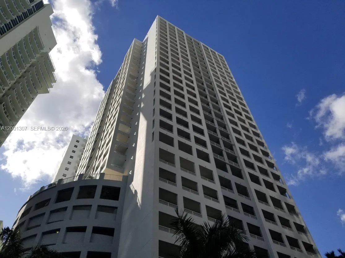 170 Se 14 St 1507, Miami, Florida 33131, Miami, Florida 33131, 1 Bedroom Bedrooms, ,1 BathroomBathrooms,Residential Lease,For Rent,170 Se 14 St 1507, Miami, Florida 33131,A12001307