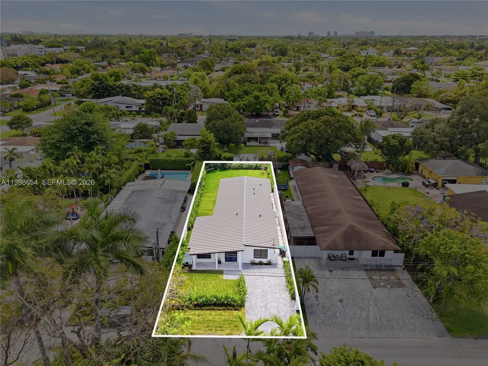6332 Sw 28th St, Miami, Florida 33155, Miami, Florida 33155, 3 Bedrooms Bedrooms, ,3 BathroomsBathrooms,Residential,For Sale,6332 Sw 28th St, Miami, Florida 33155,A11998654