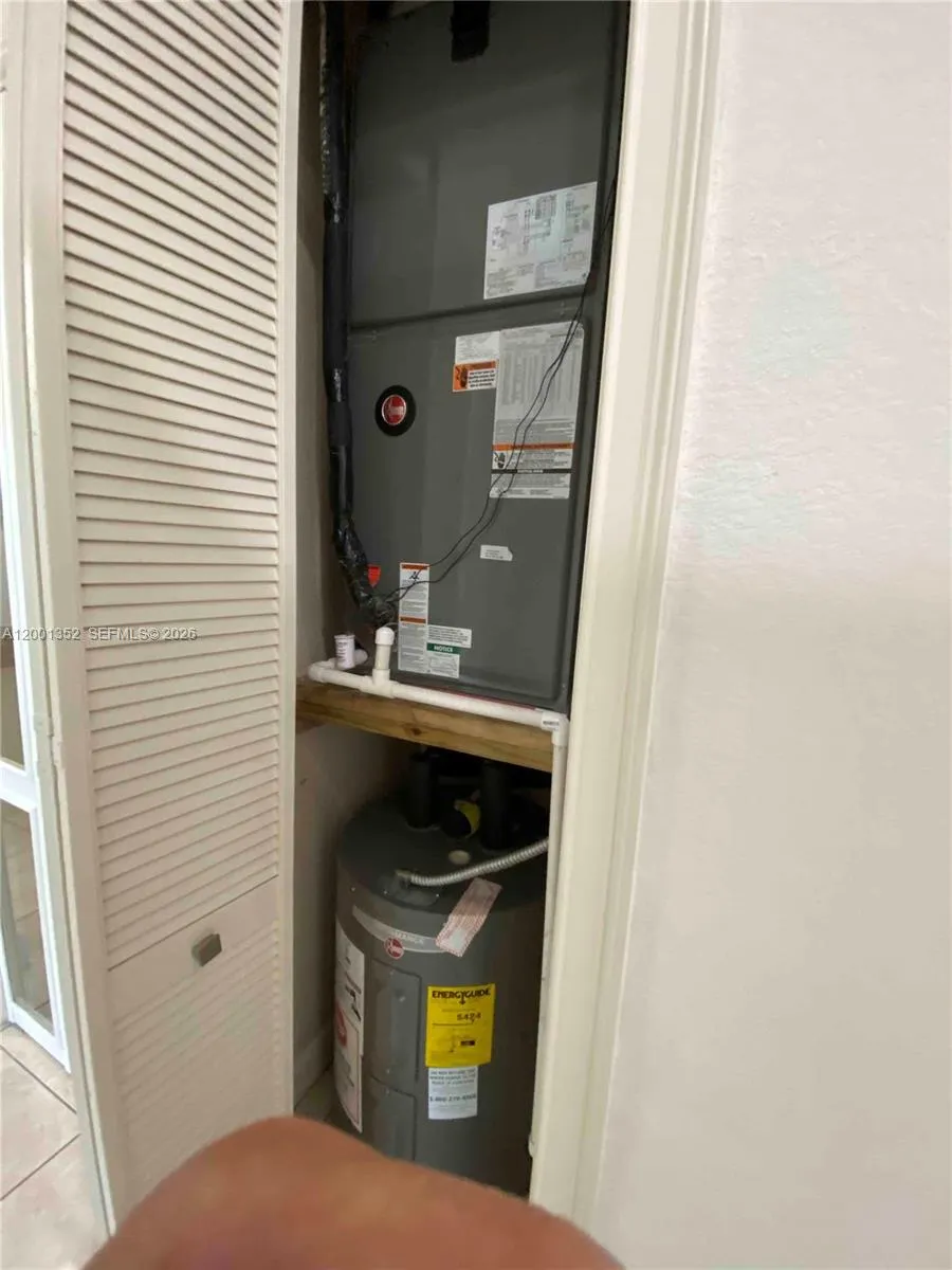 14302 Sw 15th St, Miami, Florida 33184, Miami, Florida 33184, 4 Bedrooms Bedrooms, ,3 BathroomsBathrooms,Residential Lease,For Rent,14302 Sw 15th St, Miami, Florida 33184,A12001352