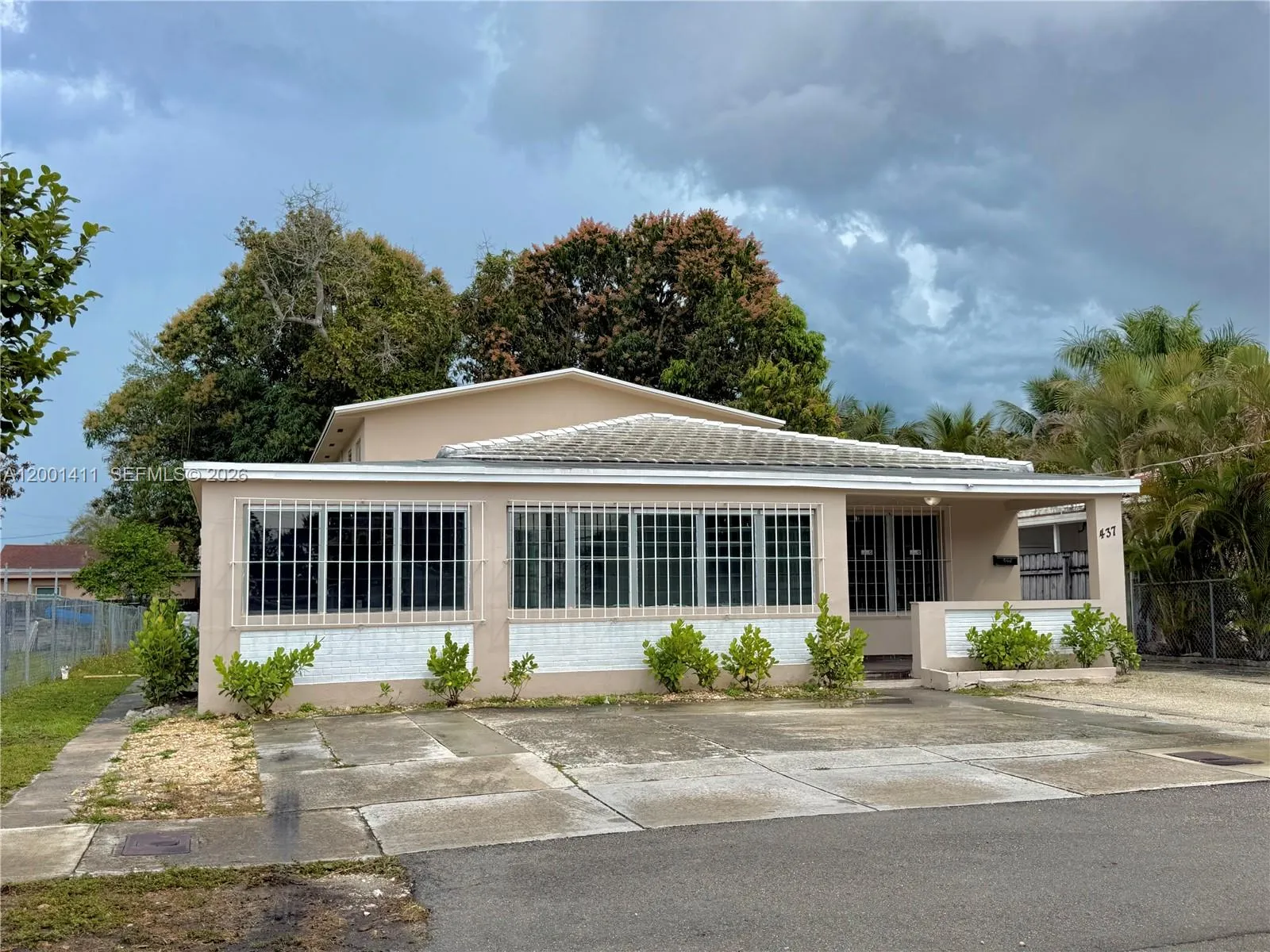Miami, Florida 33126, 2 Bedrooms Bedrooms, ,1 BathroomBathrooms,Residential Lease,For Rent,A12001411