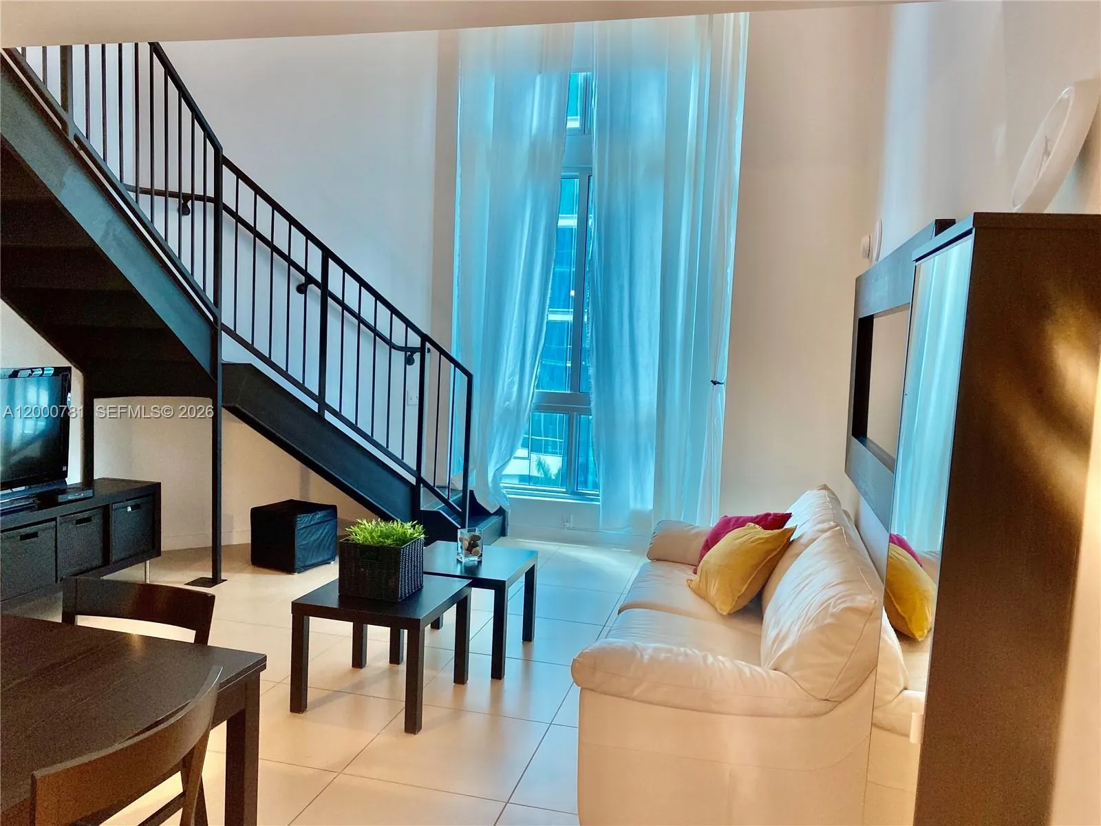 300 S Biscayne Blvd Loft 604, Miami, Florida 33131, Miami, Florida 33131, 1 Bedroom Bedrooms, ,1 BathroomBathrooms,Residential Lease,For Rent,300 S Biscayne Blvd Loft 604, Miami, Florida 33131,A12000781