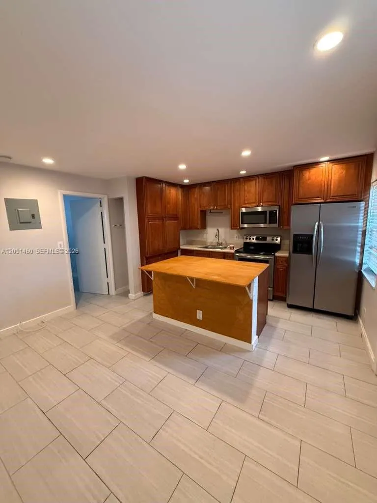 5150 Ne 6th Ave 104, Oakland Park, Florida 33334, Oakland Park, Florida 33334, 1 Bedroom Bedrooms, ,1 BathroomBathrooms,Residential Lease,For Rent,5150 Ne 6th Ave 104, Oakland Park, Florida 33334,A12001460