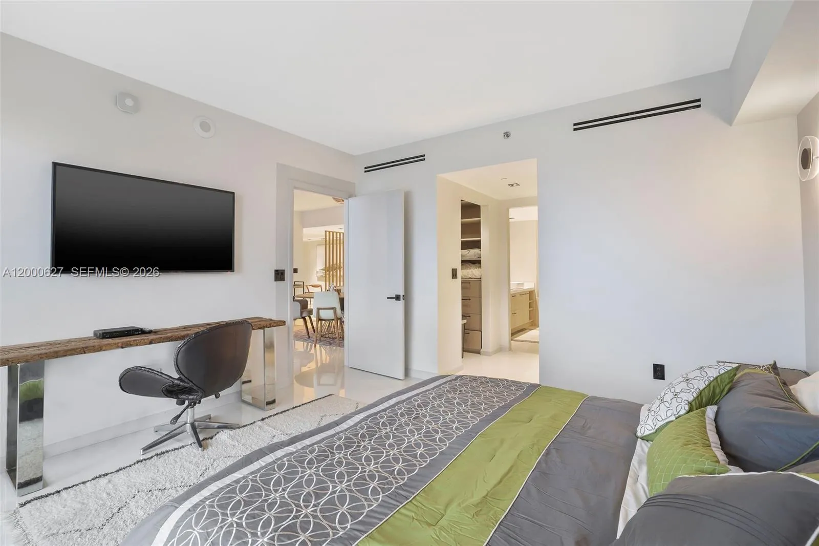 465 Brickell Ave 1805, Miami, Florida 33131, Miami, Florida 33131, 2 Bedrooms Bedrooms, ,2 BathroomsBathrooms,Residential Lease,For Rent,465 Brickell Ave 1805, Miami, Florida 33131,A12000627