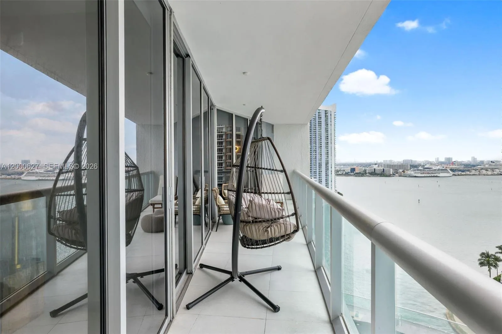 465 Brickell Ave 1805, Miami, Florida 33131, Miami, Florida 33131, 2 Bedrooms Bedrooms, ,2 BathroomsBathrooms,Residential Lease,For Rent,465 Brickell Ave 1805, Miami, Florida 33131,A12000627