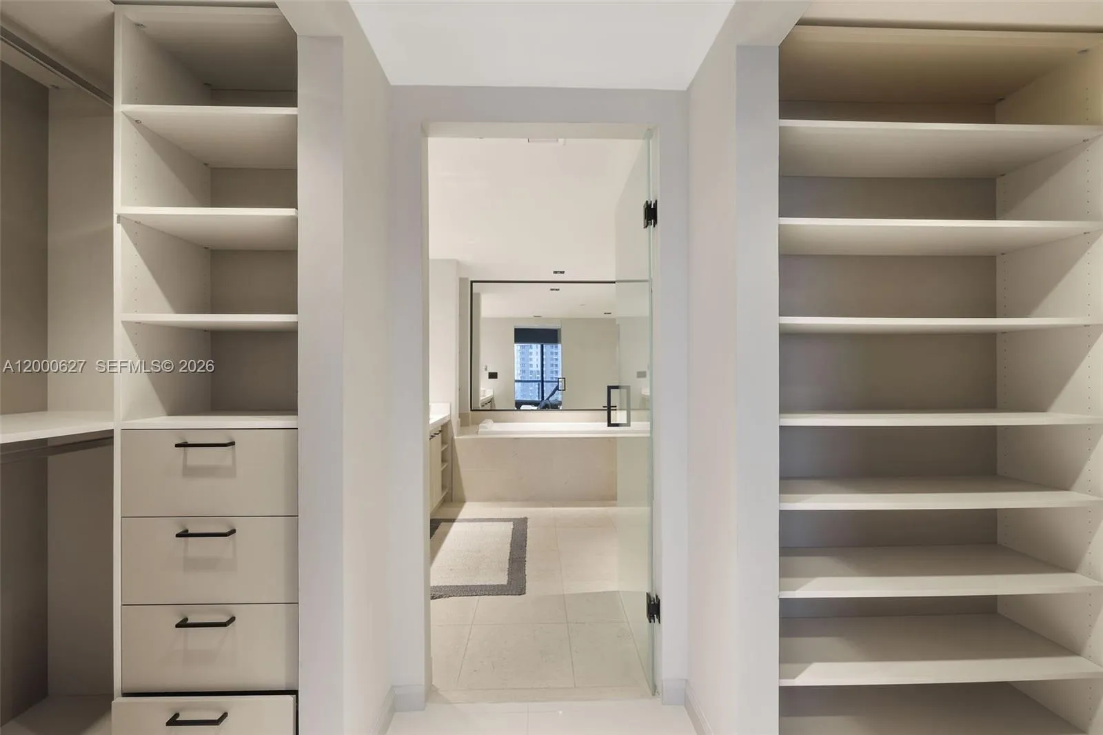 465 Brickell Ave 1805, Miami, Florida 33131, Miami, Florida 33131, 2 Bedrooms Bedrooms, ,2 BathroomsBathrooms,Residential Lease,For Rent,465 Brickell Ave 1805, Miami, Florida 33131,A12000627