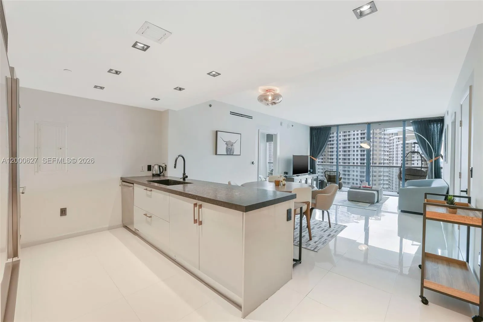 465 Brickell Ave 1805, Miami, Florida 33131, Miami, Florida 33131, 2 Bedrooms Bedrooms, ,2 BathroomsBathrooms,Residential Lease,For Rent,465 Brickell Ave 1805, Miami, Florida 33131,A12000627