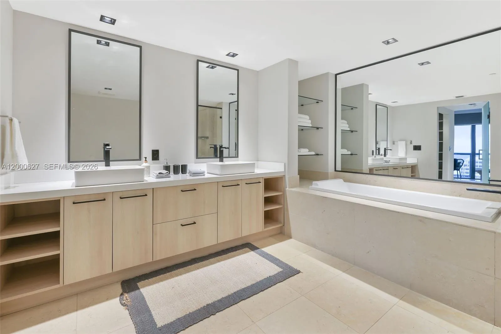 465 Brickell Ave 1805, Miami, Florida 33131, Miami, Florida 33131, 2 Bedrooms Bedrooms, ,2 BathroomsBathrooms,Residential Lease,For Rent,465 Brickell Ave 1805, Miami, Florida 33131,A12000627