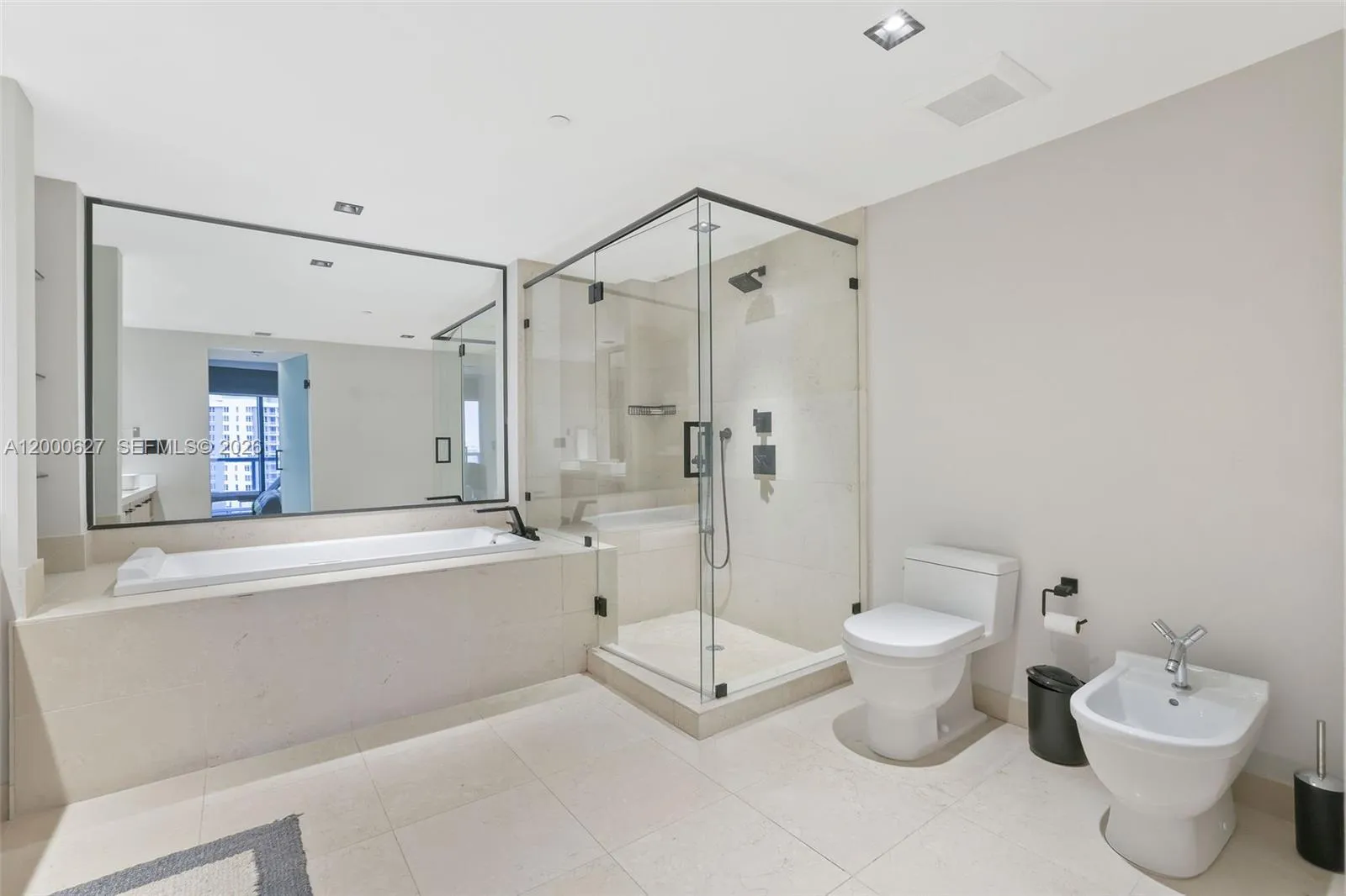 465 Brickell Ave 1805, Miami, Florida 33131, Miami, Florida 33131, 2 Bedrooms Bedrooms, ,2 BathroomsBathrooms,Residential Lease,For Rent,465 Brickell Ave 1805, Miami, Florida 33131,A12000627