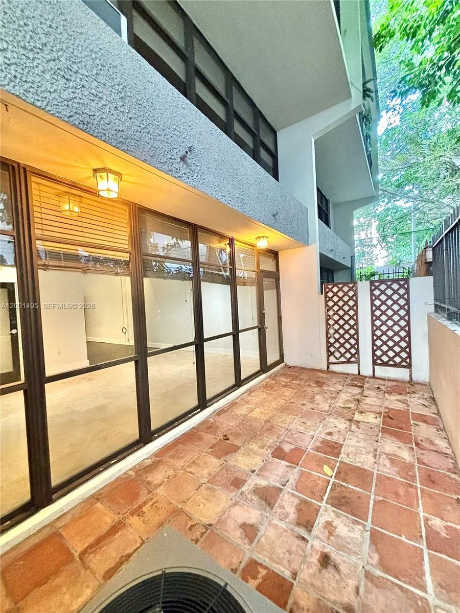 2666 Tigertail Ave 114, Miami, Florida 33133, Miami, Florida 33133, 1 Bedroom Bedrooms, ,2 BathroomsBathrooms,Residential Lease,For Rent,2666 Tigertail Ave 114, Miami, Florida 33133,A12001495