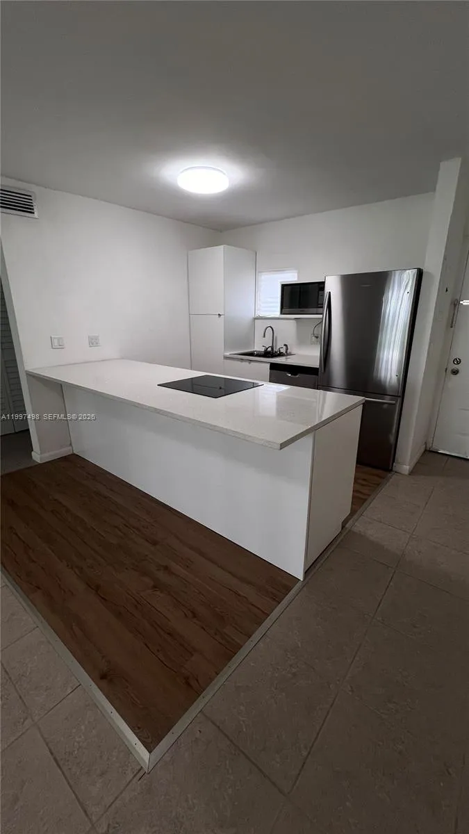 8215 Lake Dr 108, Doral, Florida 33166, Doral, Florida 33166, 1 Bedroom Bedrooms, ,1 BathroomBathrooms,Residential Lease,For Rent,8215 Lake Dr 108, Doral, Florida 33166,A11997498