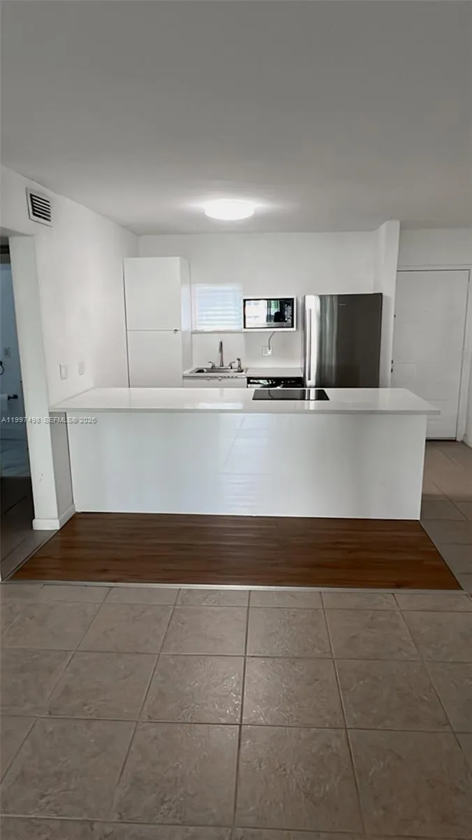 8215 Lake Dr 108, Doral, Florida 33166, Doral, Florida 33166, 1 Bedroom Bedrooms, ,1 BathroomBathrooms,Residential Lease,For Rent,8215 Lake Dr 108, Doral, Florida 33166,A11997498