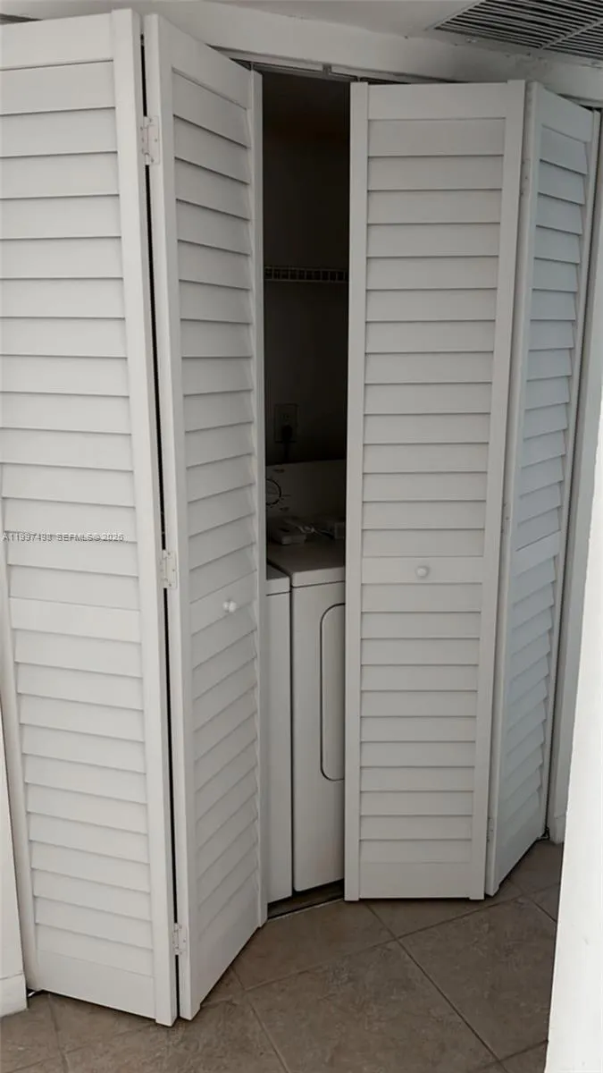 8215 Lake Dr 108, Doral, Florida 33166, Doral, Florida 33166, 1 Bedroom Bedrooms, ,1 BathroomBathrooms,Residential Lease,For Rent,8215 Lake Dr 108, Doral, Florida 33166,A11997498