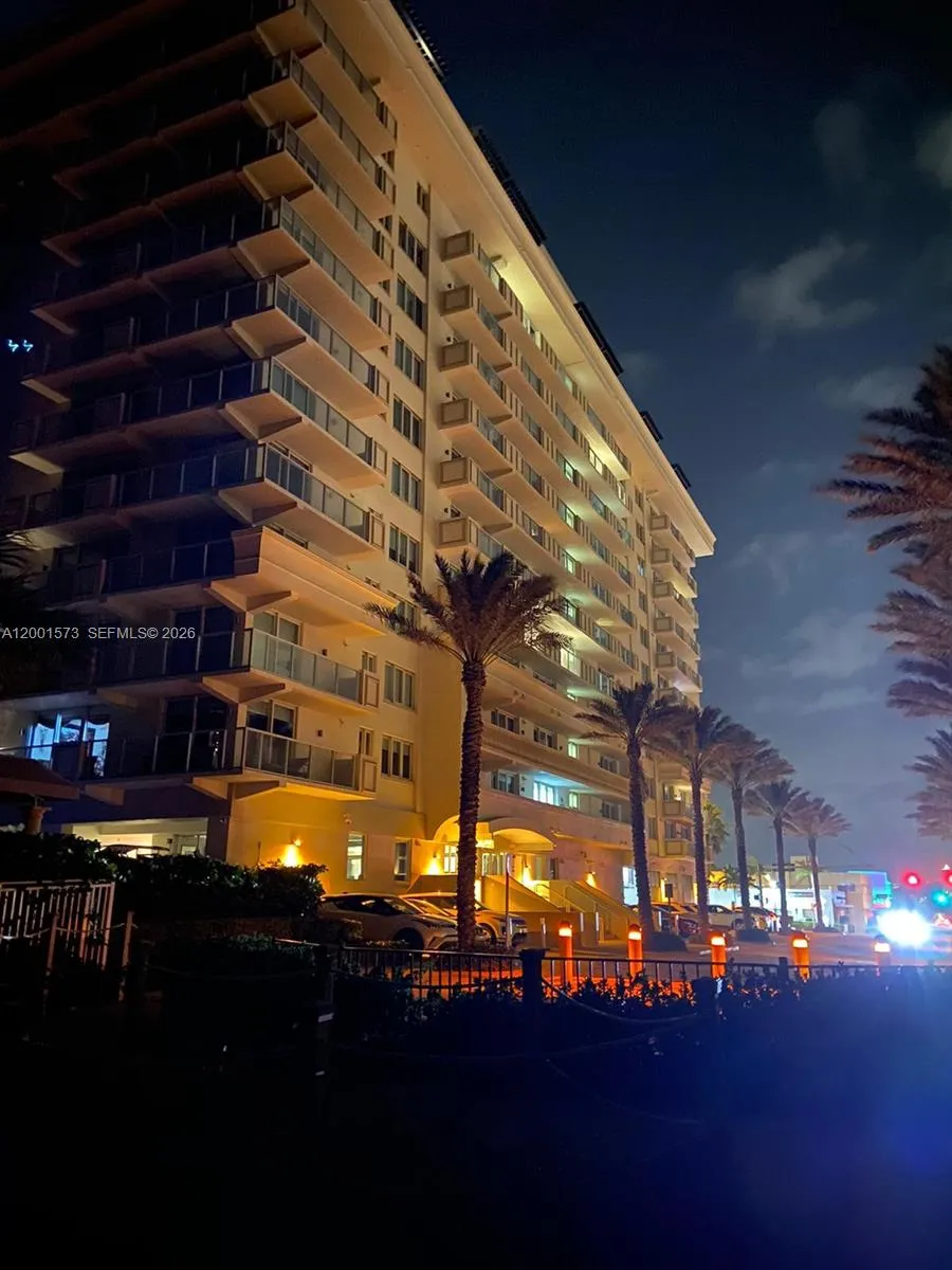 9499 Collins Ave 308, Surfside, Florida 33154, Surfside, Florida 33154, 1 Bedroom Bedrooms, ,2 BathroomsBathrooms,Residential Lease,For Rent,9499 Collins Ave 308, Surfside, Florida 33154,A12001573