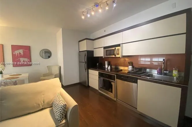 435 21st St 204, Miami Beach, Florida 33139, Miami Beach, Florida 33139, 1 Bedroom Bedrooms, ,1 BathroomBathrooms,Residential Lease,For Rent,435 21st St 204, Miami Beach, Florida 33139,A12001478