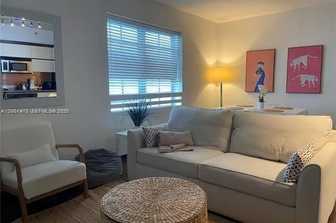 435 21st St 204, Miami Beach, Florida 33139, Miami Beach, Florida 33139, 1 Bedroom Bedrooms, ,1 BathroomBathrooms,Residential Lease,For Rent,435 21st St 204, Miami Beach, Florida 33139,A12001478