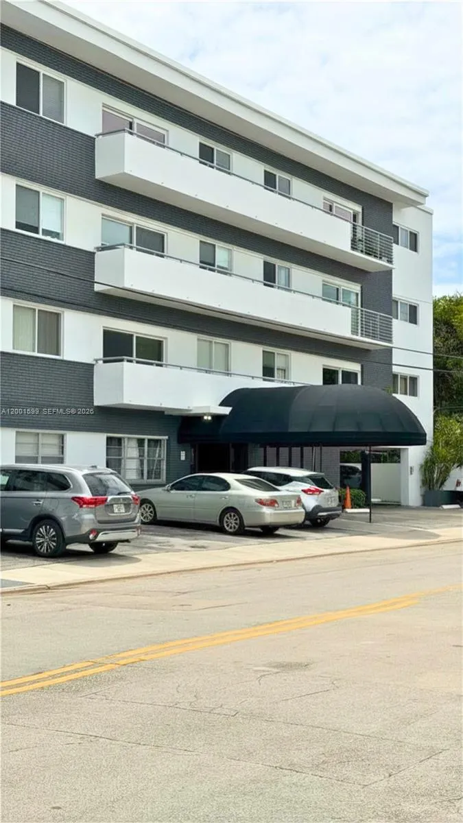 1880 S Treasure Dr 3a, North Bay Village, Florida, North Bay Village, Florida 33141, 3 Bedrooms Bedrooms, ,2 BathroomsBathrooms,Residential Lease,For Rent,1880 S Treasure Dr 3a, North Bay Village, Florida ,A12001599