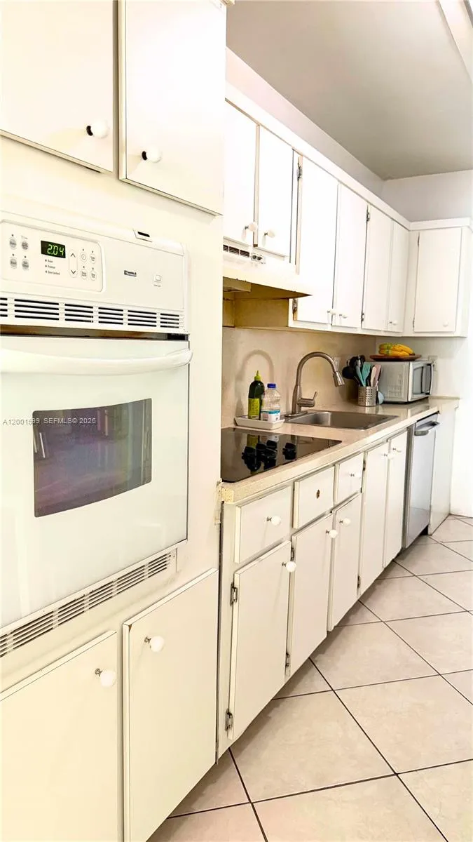 1880 S Treasure Dr 3a, North Bay Village, Florida, North Bay Village, Florida 33141, 3 Bedrooms Bedrooms, ,2 BathroomsBathrooms,Residential Lease,For Rent,1880 S Treasure Dr 3a, North Bay Village, Florida ,A12001599