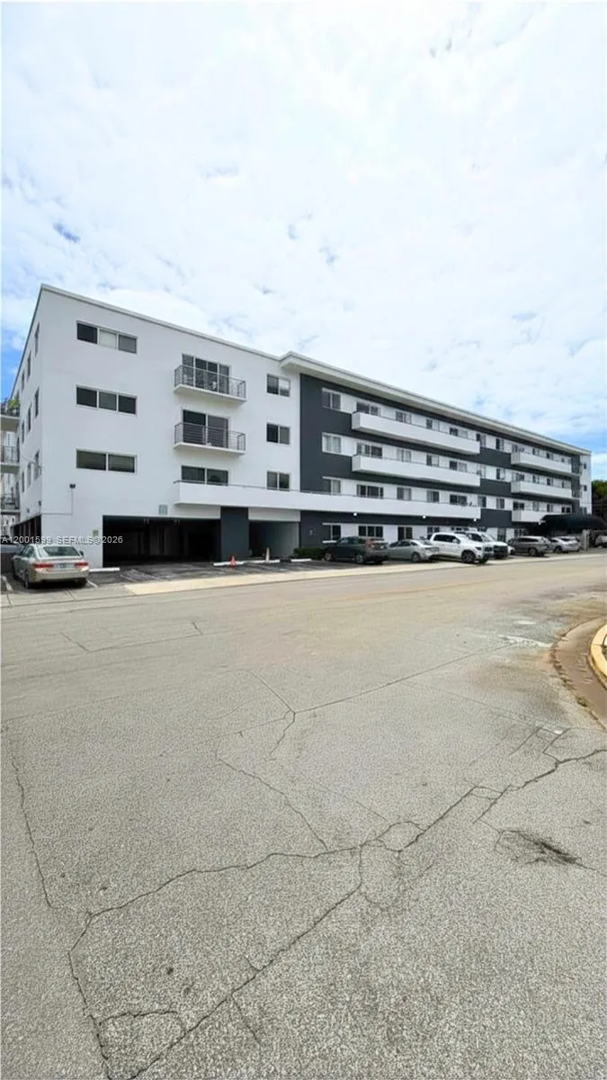 1880 S Treasure Dr 3a, North Bay Village, Florida, North Bay Village, Florida 33141, 3 Bedrooms Bedrooms, ,2 BathroomsBathrooms,Residential Lease,For Rent,1880 S Treasure Dr 3a, North Bay Village, Florida ,A12001599