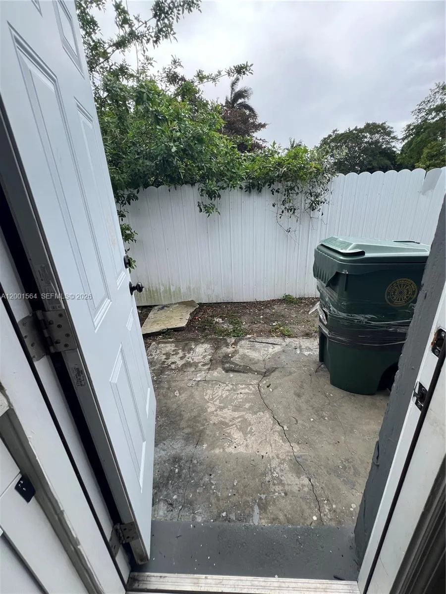 2620 Nw 18th Ter 1-4, Oakland Park, Florida 33311, Oakland Park, Florida 33311, 2 Bedrooms Bedrooms, ,1 BathroomBathrooms,Residential Lease,For Rent,2620 Nw 18th Ter 1-4, Oakland Park, Florida 33311,A12001564