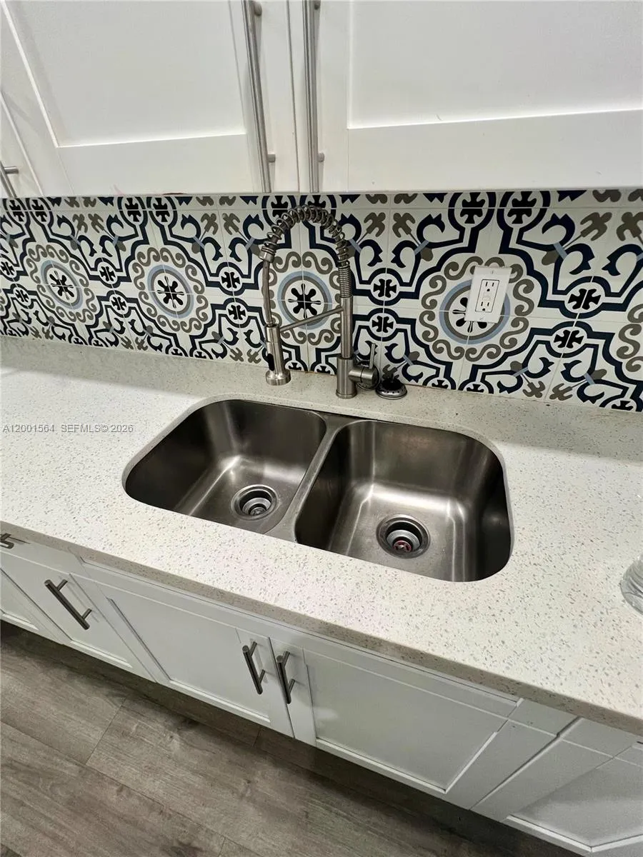 2620 Nw 18th Ter 1-4, Oakland Park, Florida 33311, Oakland Park, Florida 33311, 2 Bedrooms Bedrooms, ,1 BathroomBathrooms,Residential Lease,For Rent,2620 Nw 18th Ter 1-4, Oakland Park, Florida 33311,A12001564