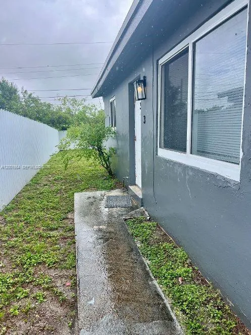 2620 Nw 18th Ter 1-4, Oakland Park, Florida 33311, Oakland Park, Florida 33311, 2 Bedrooms Bedrooms, ,1 BathroomBathrooms,Residential Lease,For Rent,2620 Nw 18th Ter 1-4, Oakland Park, Florida 33311,A12001564