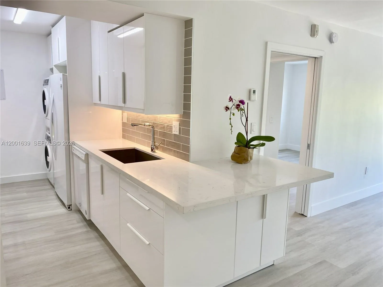 255 Galen Dr 3d, Key Biscayne, Florida 33149, Key Biscayne, Florida 33149, 2 Bedrooms Bedrooms, ,2 BathroomsBathrooms,Residential Lease,For Rent,255 Galen Dr 3d, Key Biscayne, Florida 33149,A12001639