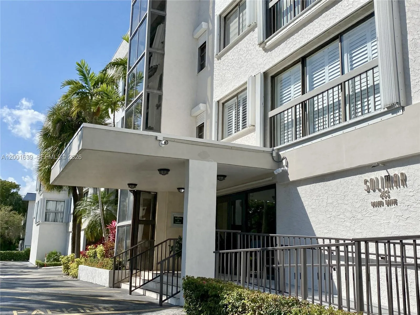 255 Galen Dr 3d, Key Biscayne, Florida 33149, Key Biscayne, Florida 33149, 2 Bedrooms Bedrooms, ,2 BathroomsBathrooms,Residential Lease,For Rent,255 Galen Dr 3d, Key Biscayne, Florida 33149,A12001639