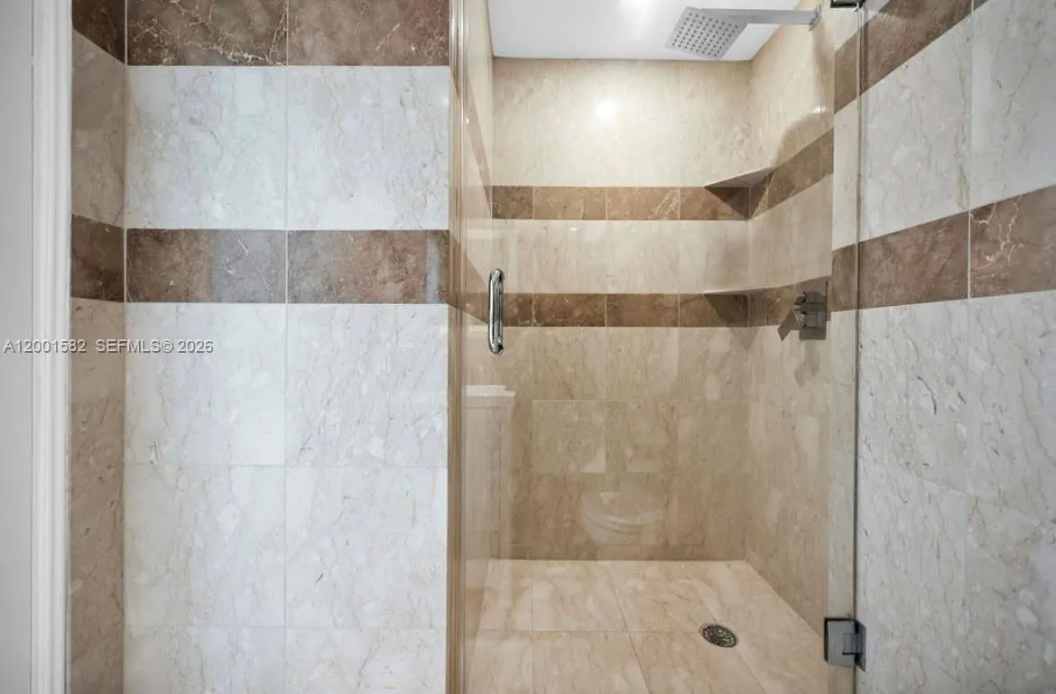 5601 Collins Ave 903, Miami Beach, Florida 33140, Miami Beach, Florida 33140, 1 Bedroom Bedrooms, ,2 BathroomsBathrooms,Residential,For Sale,5601 Collins Ave 903, Miami Beach, Florida 33140,A12001582