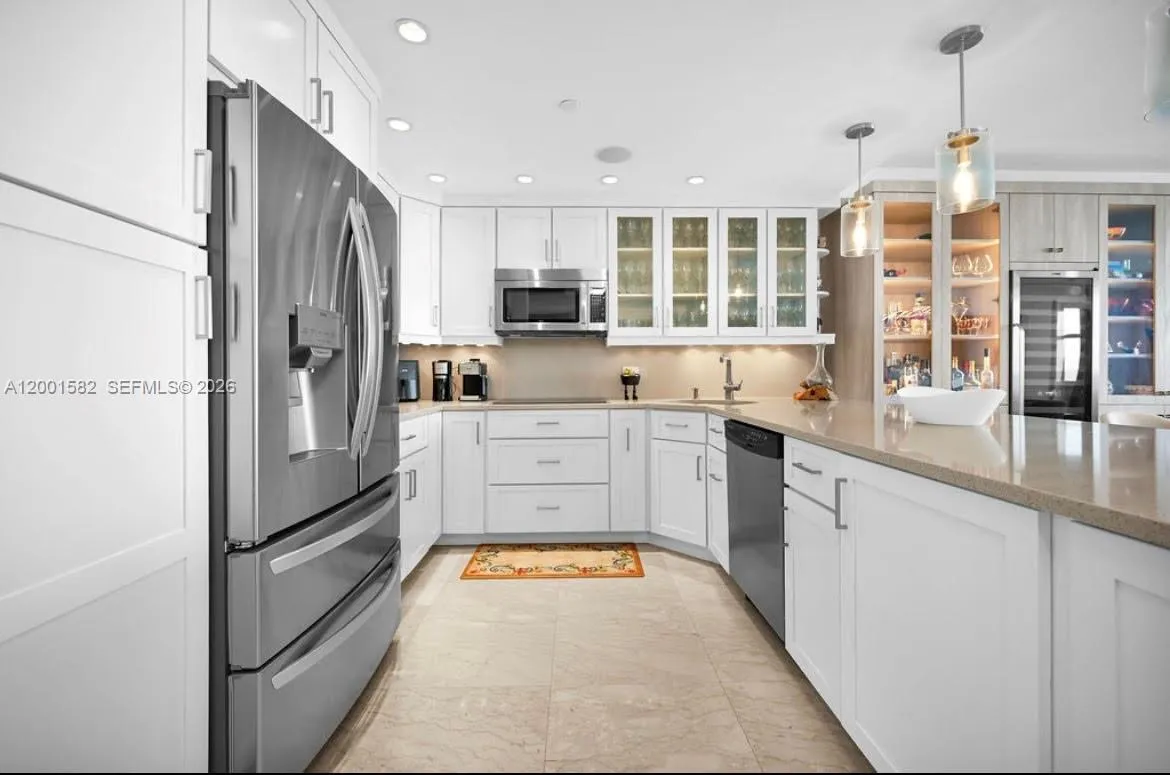 5601 Collins Ave 903, Miami Beach, Florida 33140, Miami Beach, Florida 33140, 1 Bedroom Bedrooms, ,2 BathroomsBathrooms,Residential,For Sale,5601 Collins Ave 903, Miami Beach, Florida 33140,A12001582