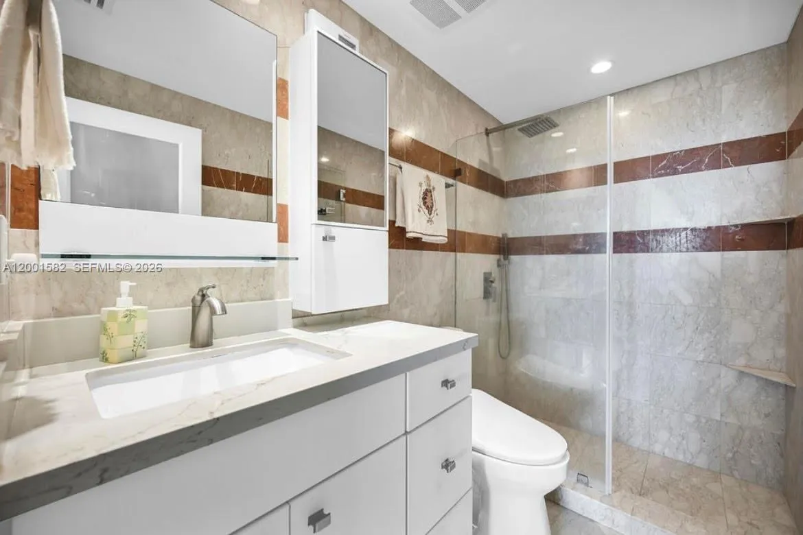 5601 Collins Ave 903, Miami Beach, Florida 33140, Miami Beach, Florida 33140, 1 Bedroom Bedrooms, ,2 BathroomsBathrooms,Residential,For Sale,5601 Collins Ave 903, Miami Beach, Florida 33140,A12001582