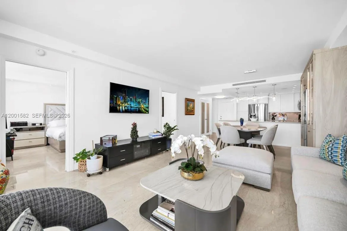 5601 Collins Ave 903, Miami Beach, Florida 33140, Miami Beach, Florida 33140, 1 Bedroom Bedrooms, ,2 BathroomsBathrooms,Residential,For Sale,5601 Collins Ave 903, Miami Beach, Florida 33140,A12001582