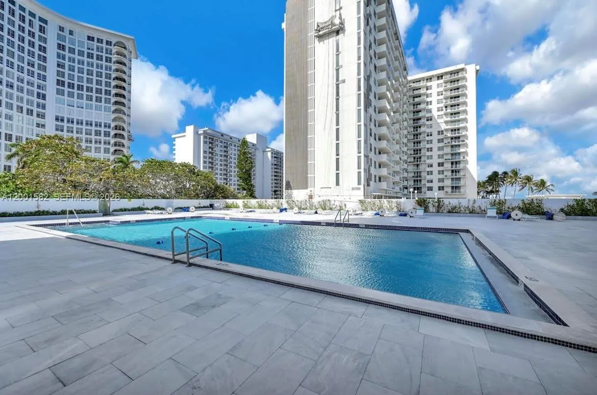 5601 Collins Ave 903, Miami Beach, Florida 33140, Miami Beach, Florida 33140, 1 Bedroom Bedrooms, ,2 BathroomsBathrooms,Residential,For Sale,5601 Collins Ave 903, Miami Beach, Florida 33140,A12001582