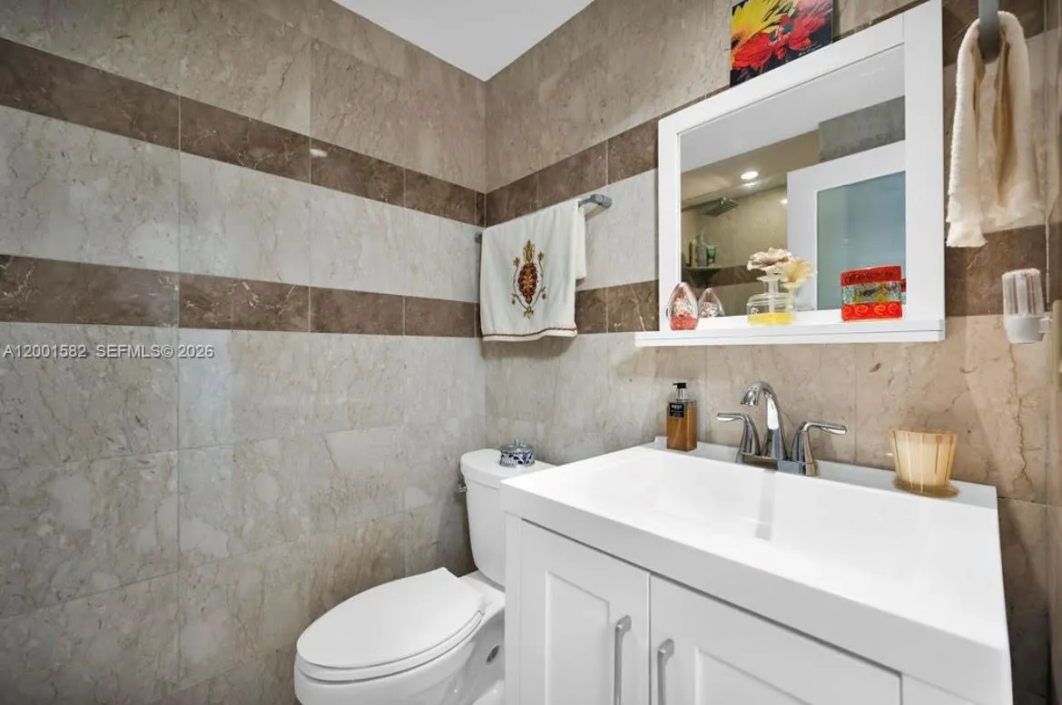 5601 Collins Ave 903, Miami Beach, Florida 33140, Miami Beach, Florida 33140, 1 Bedroom Bedrooms, ,2 BathroomsBathrooms,Residential,For Sale,5601 Collins Ave 903, Miami Beach, Florida 33140,A12001582