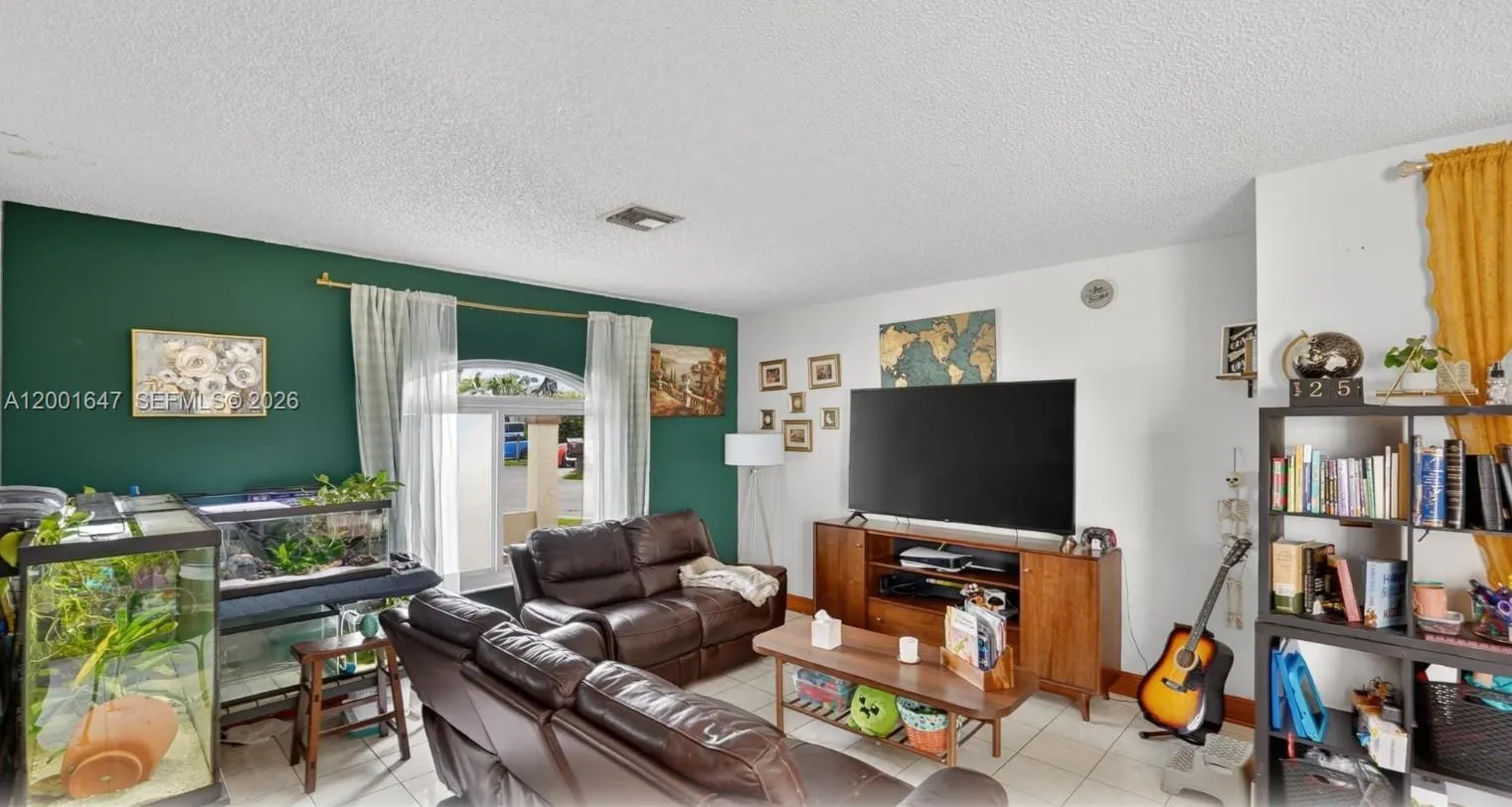 7010 Sw 103rd Pl, Miami, Florida 33173, Miami, Florida 33173, 3 Bedrooms Bedrooms, ,2 BathroomsBathrooms,Residential,For Sale,7010 Sw 103rd Pl, Miami, Florida 33173,A12001647